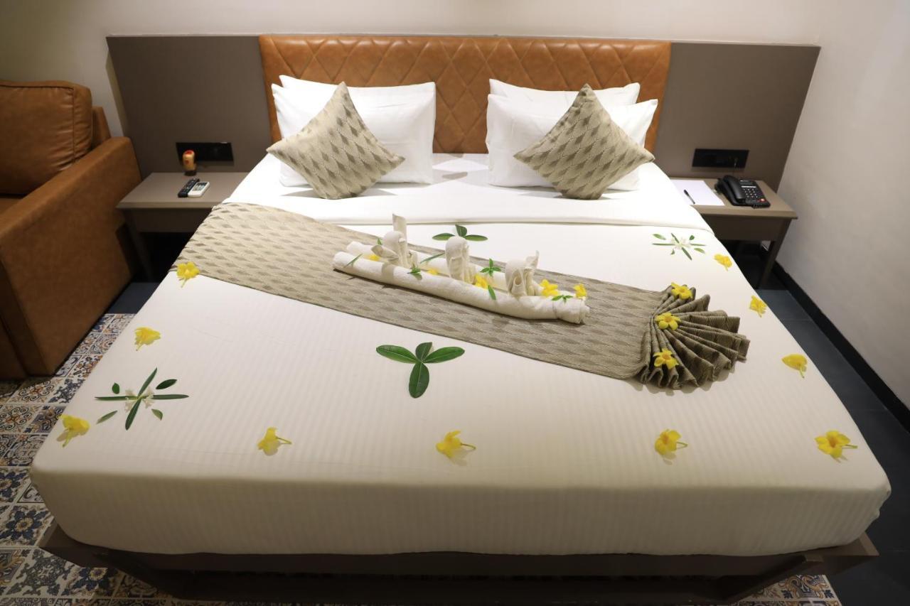 Krown Palace Resort ศิลวัสสา ภายนอก รูปภาพ