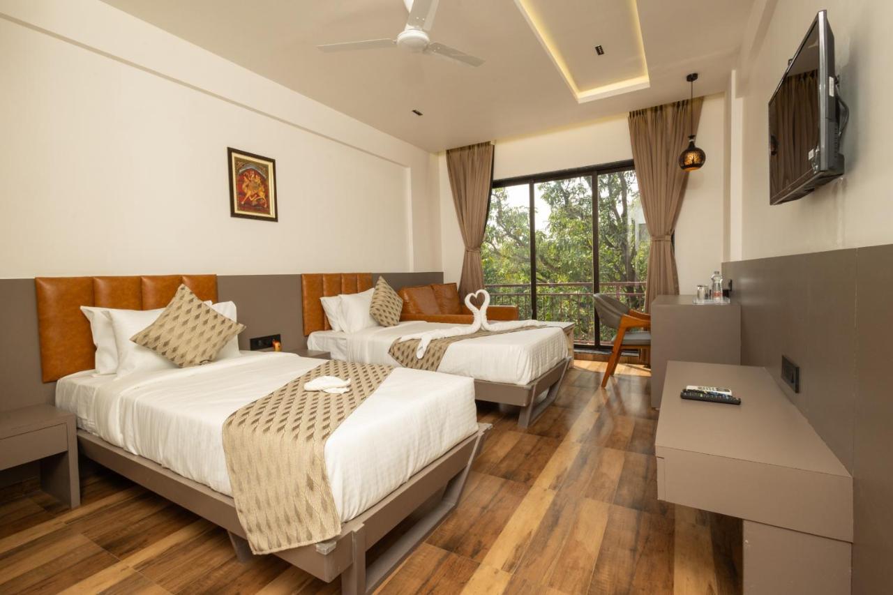 Krown Palace Resort ศิลวัสสา ภายนอก รูปภาพ