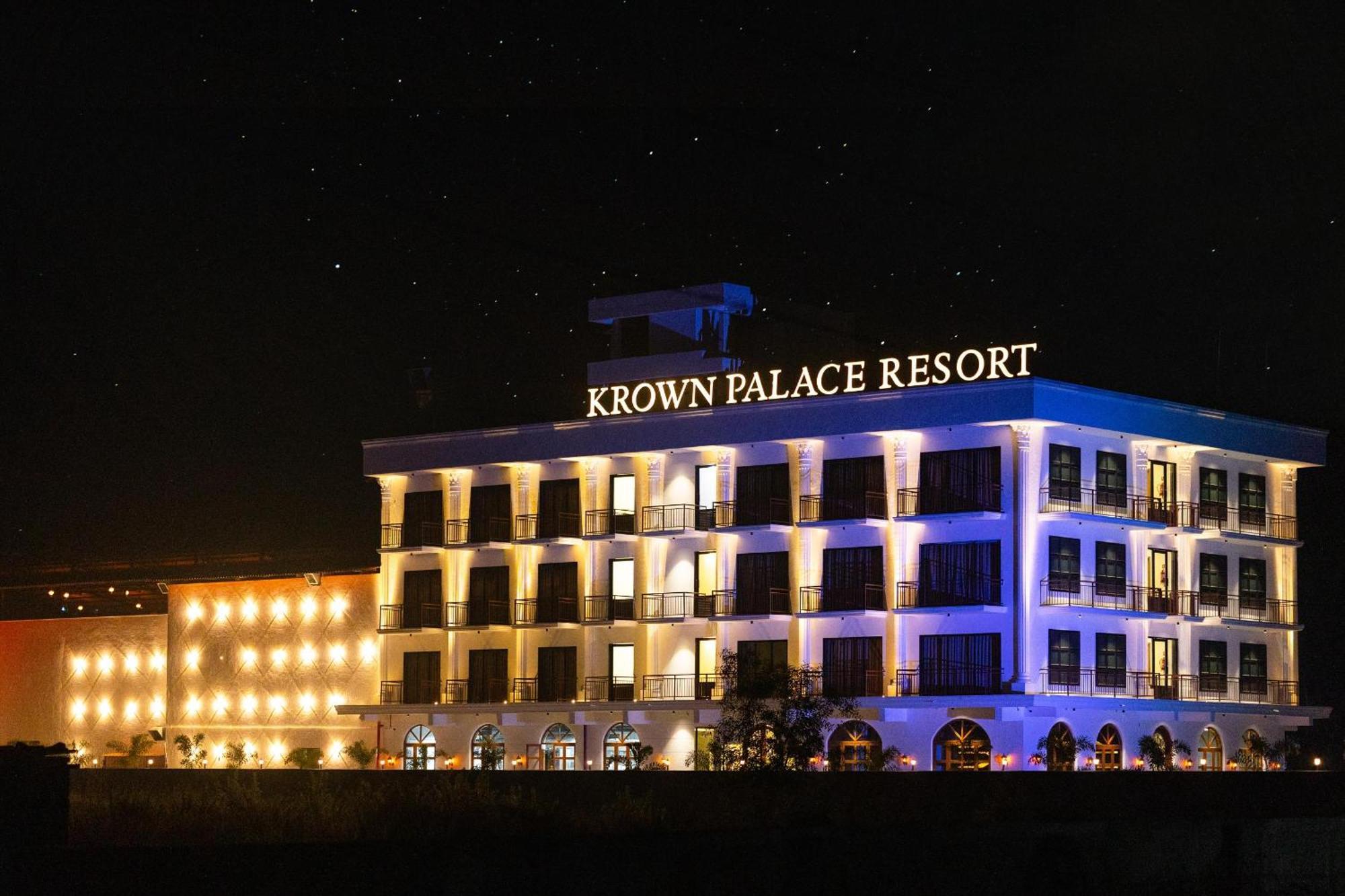 Krown Palace Resort ศิลวัสสา ภายนอก รูปภาพ